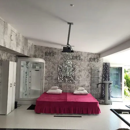 Willa Z Kompleksem Villa