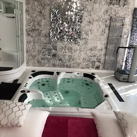 Villa Willa Z Kompleksem *